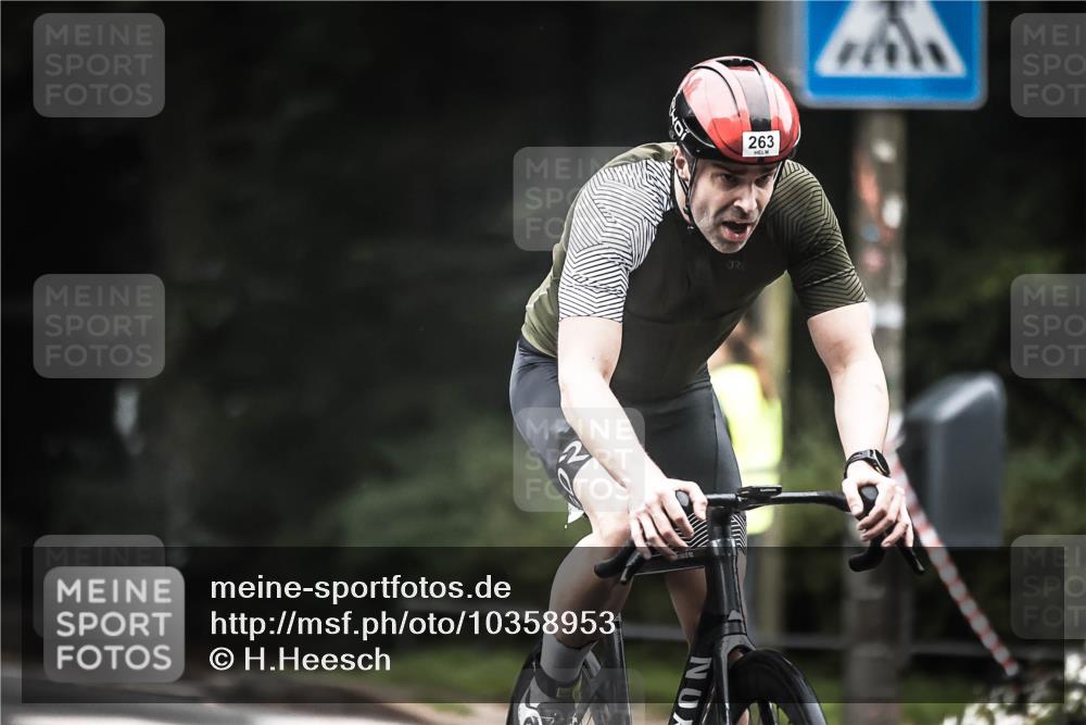 13.09.2026 - Stadtparktriathlon H.Heesch http://msf.ph/oto/10358953 13.09.2026 09:55:58 Radfahren 231, 246, 263, 265 meine-sportfotos.de