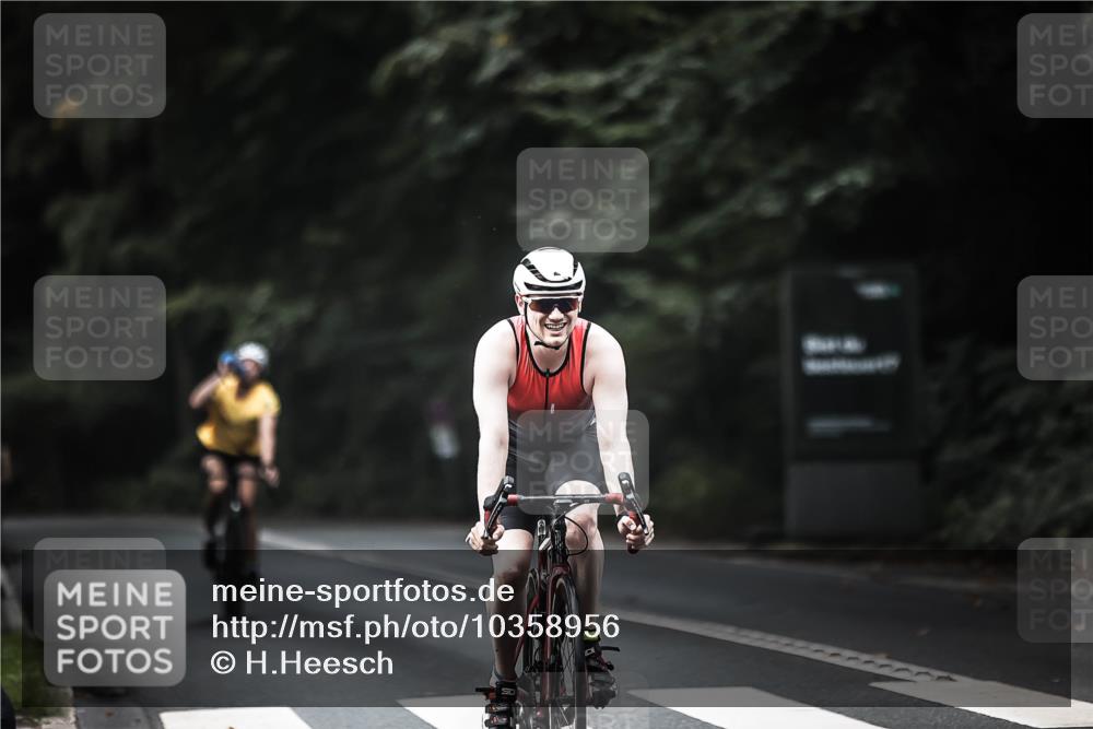 13.09.2026 - Stadtparktriathlon H.Heesch http://msf.ph/oto/10358956 13.09.2026 11:12:45 Radfahren 597, 653, 670, 702 meine-sportfotos.de