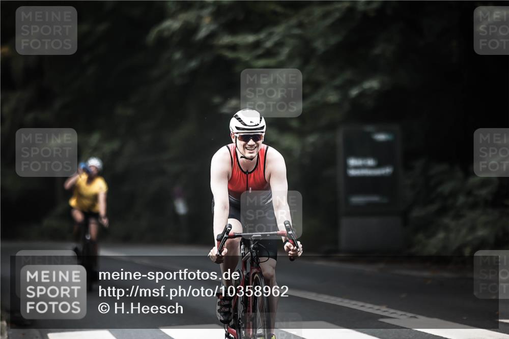 13.09.2026 - Stadtparktriathlon H.Heesch http://msf.ph/oto/10358962 13.09.2026 11:12:46 Radfahren 597, 653, 670, 702 meine-sportfotos.de