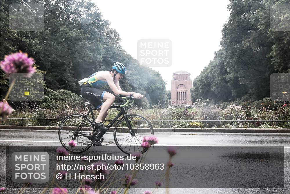 13.09.2026 - Stadtparktriathlon H.Heesch http://msf.ph/oto/10358963 13.09.2026 13:24:05 Radfahren 1351, 1426, 1446, 1485, 1508 meine-sportfotos.de