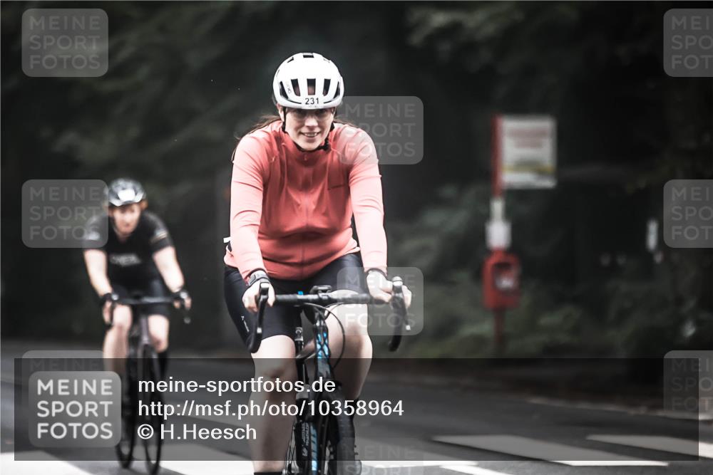 13.09.2026 - Stadtparktriathlon H.Heesch http://msf.ph/oto/10358964 13.09.2026 09:55:59 Radfahren 231, 246, 263, 265 meine-sportfotos.de