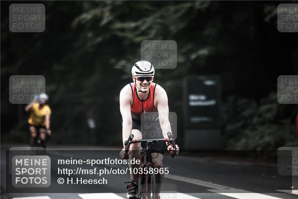 13.09.2026 - Stadtparktriathlon H.Heesch http://msf.ph/oto/10358965 13.09.2026 11:12:46 Radfahren 597, 653, 670, 702 meine-sportfotos.de
