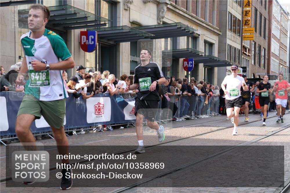 13.09.2026 - 21. swb-Marathon Bremen Strokosch-Dieckow http://msf.ph/oto/10358969 13.09.2026 13:35:14 Ziel 156, 607, 1150, 2041, 2090, 2318, 2356, 2625, 2866, 3055, 3087, 3226, 3621, 3704, 3780, 4062, 4326, 5308, 5467, 5468, 5661, 6315, 6418, 6465, 6466, 6644, 6649, 6837, 7285, 7305, 7377, 7597, 7675, 7700, 8401, 8530, 8773, 8816, 8915, 9784, 9845, 9862, 9887, 9892, 13213, 489, 536, 2003, 2366, 2413, 2430, 2492, 2625, 2755, 3063, 3217, 3311, 3768, 3916, 4487, 4635, 4985, 5016, 5125, 5647, 6085, 6320, 6391, 6403, 6627, 6655, 6750, 6756, 7123, 7405, 7657, 7750, 8515, 9017 meine-sportfotos.de