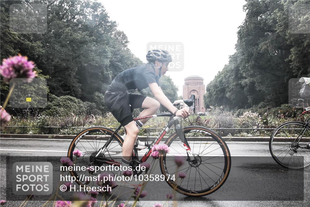 13.09.2026 - Stadtparktriathlon H.Heesch http://msf.ph/oto/10358974 13.09.2026 13:24:06 Radfahren 1199, 1351, 1426, 1446, 1452, 1485, 1508 meine-sportfotos.de
