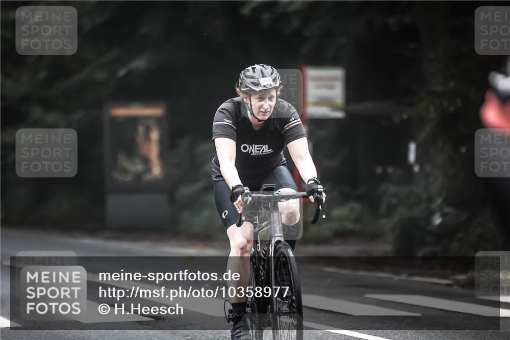 13.09.2026 - Stadtparktriathlon H.Heesch http://msf.ph/oto/10358977 13.09.2026 09:56:00 Radfahren 231, 246, 263, 265 meine-sportfotos.de