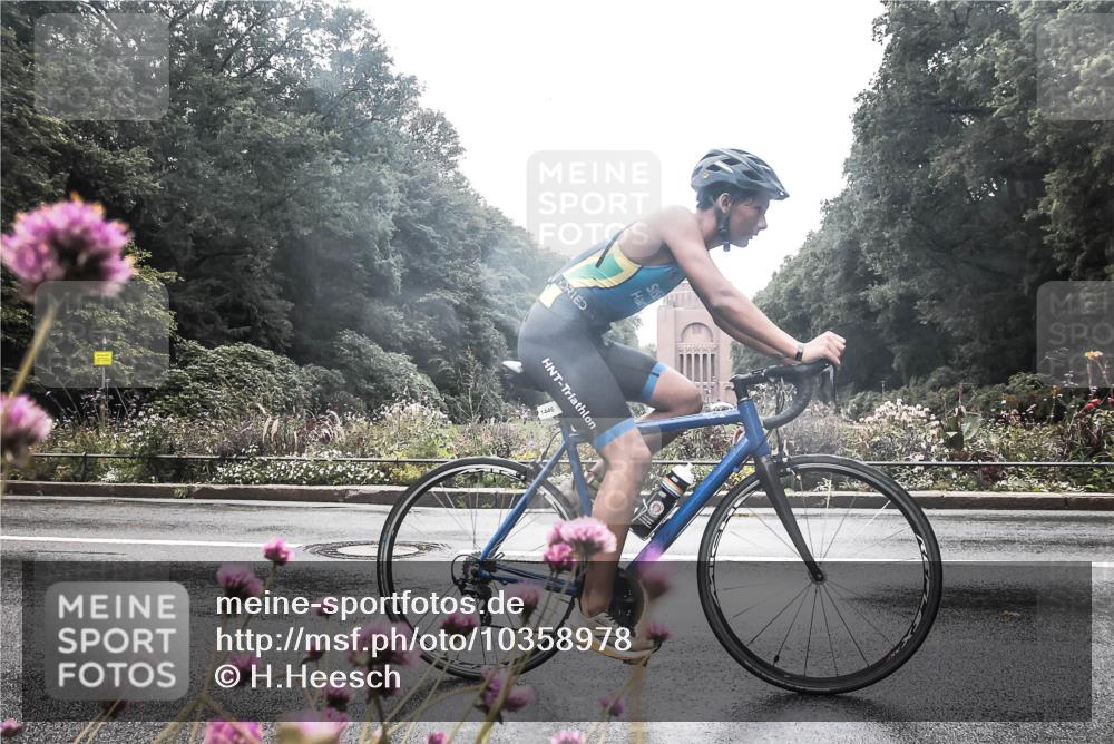 13.09.2026 - Stadtparktriathlon H.Heesch http://msf.ph/oto/10358978 13.09.2026 13:24:07 Radfahren 1199, 1351, 1426, 1446, 1452, 1485, 1508 meine-sportfotos.de