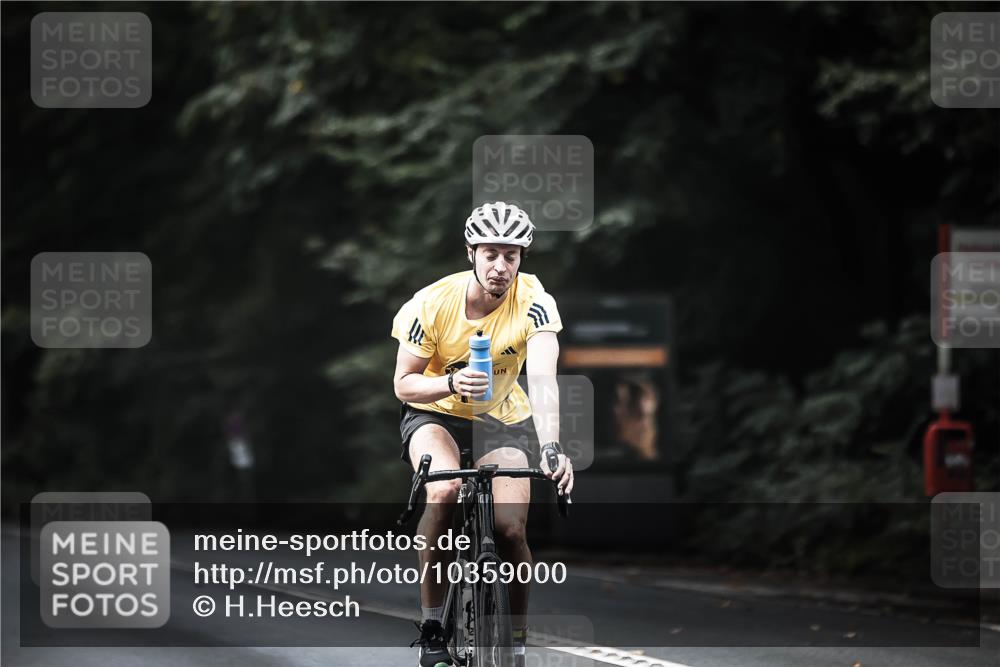 13.09.2026 - Stadtparktriathlon H.Heesch http://msf.ph/oto/10359000 13.09.2026 11:12:48 Radfahren 597, 653, 702 meine-sportfotos.de