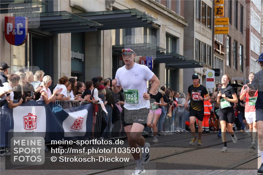 13.09.2026 - 21. swb-Marathon Bremen Strokosch-Dieckow http://msf.ph/oto/10359010 13.09.2026 13:35:15 Ziel 156, 532, 607, 1150, 2041, 2090, 2318, 2356, 2866, 3055, 3087, 3226, 3621, 3704, 3780, 4062, 4326, 5308, 5467, 5468, 5586, 5661, 6315, 6418, 6465, 6466, 6644, 6649, 6837, 7285, 7305, 7377, 7597, 7675, 7700, 8401, 8530, 8773, 8816, 8915, 9784, 9845, 9862, 9887, 9892, 13213, 489, 536, 2003, 2366, 2413, 2430, 2492, 2625, 3063, 3217, 3311, 3768, 3916, 4487, 4635, 4985, 5016, 5125, 5647, 6320, 6391, 6403, 6627, 6655, 6750, 6756, 7123, 7405, 7657, 7750, 8515, 9017 meine-sportfotos.de