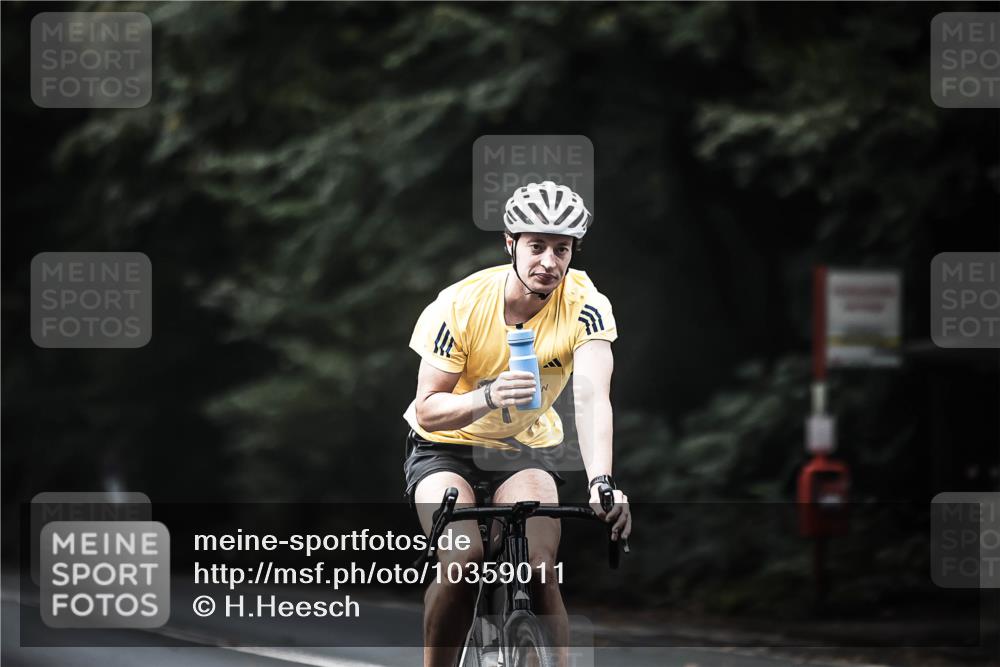 13.09.2026 - Stadtparktriathlon H.Heesch http://msf.ph/oto/10359011 13.09.2026 11:12:49 Radfahren 597, 653, 702 meine-sportfotos.de