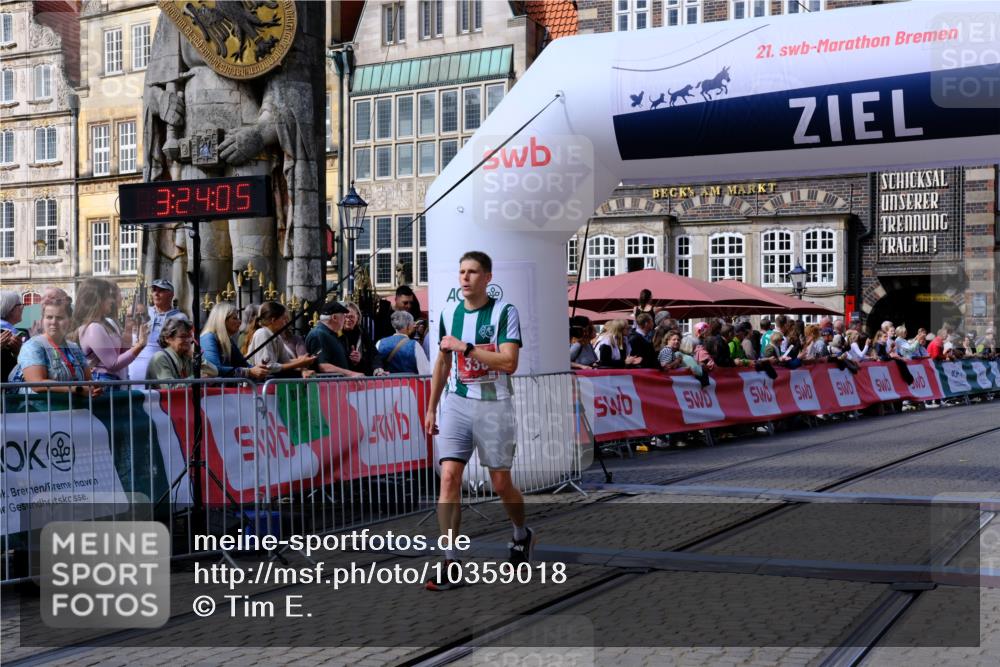 13.09.2026 - 21. swb-Marathon Bremen Tim E. http://msf.ph/oto/10359018 13.09.2026 12:54:53 Ziel 1020 meine-sportfotos.de
