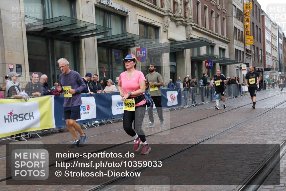 13.09.2026 - 21. swb-Marathon Bremen Strokosch-Dieckow http://msf.ph/oto/10359033 13.09.2026 11:19:08 Ziel 10004, 10629, 10933, 11050, 11760, 12224, 12462, 10005, 10202, 10344, 10524, 11629, 11794, 12090 meine-sportfotos.de