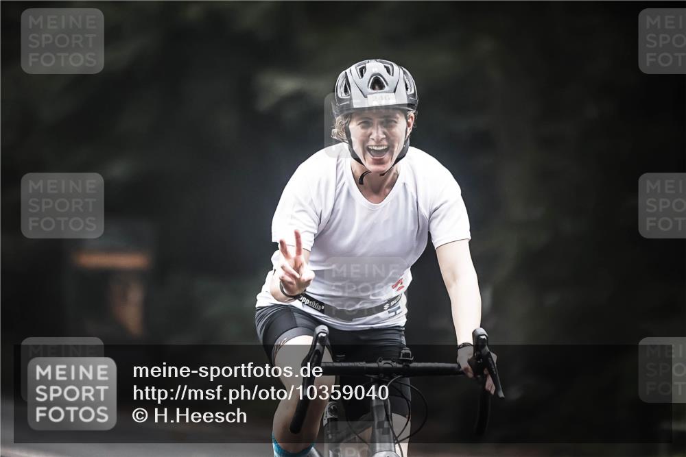 13.09.2026 - Stadtparktriathlon H.Heesch http://msf.ph/oto/10359040 13.09.2026 09:56:05 Radfahren 246, 265, 345 meine-sportfotos.de