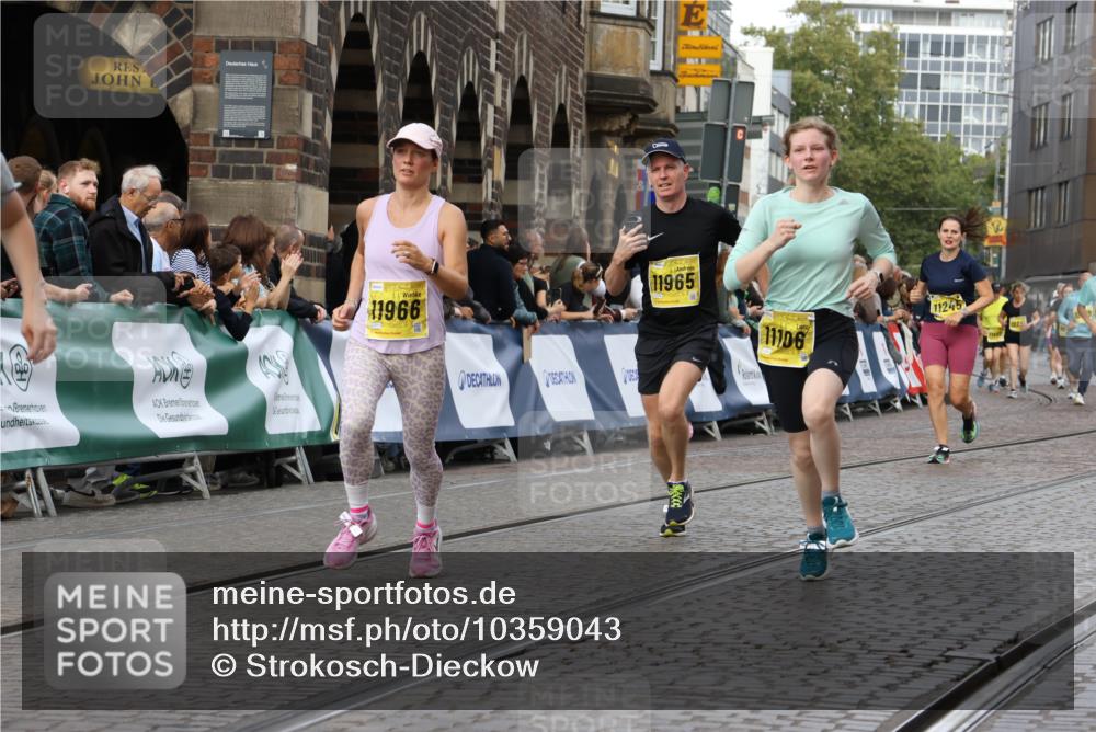 13.09.2026 - 21. swb-Marathon Bremen Strokosch-Dieckow http://msf.ph/oto/10359043 13.09.2026 10:57:42 Ziel 10166, 10177, 10226, 10300, 10394, 10517, 10518, 10578, 10687, 10969, 11106, 11365, 11480, 11498, 11609, 11667, 11734, 11966, 12037, 12111, 12263, 12372, 12382, 12383, 12400, 12411, 10078, 10460, 10559, 10565, 10707, 10728, 11136, 11153, 11332, 11532, 11568, 11824, 11856, 12228, 12231, 12427, 12551, 12555 meine-sportfotos.de