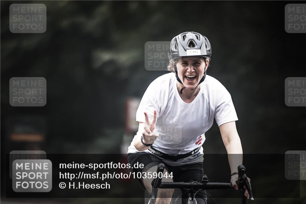 13.09.2026 - Stadtparktriathlon H.Heesch http://msf.ph/oto/10359044 13.09.2026 09:56:05 Radfahren 246, 265, 345 meine-sportfotos.de