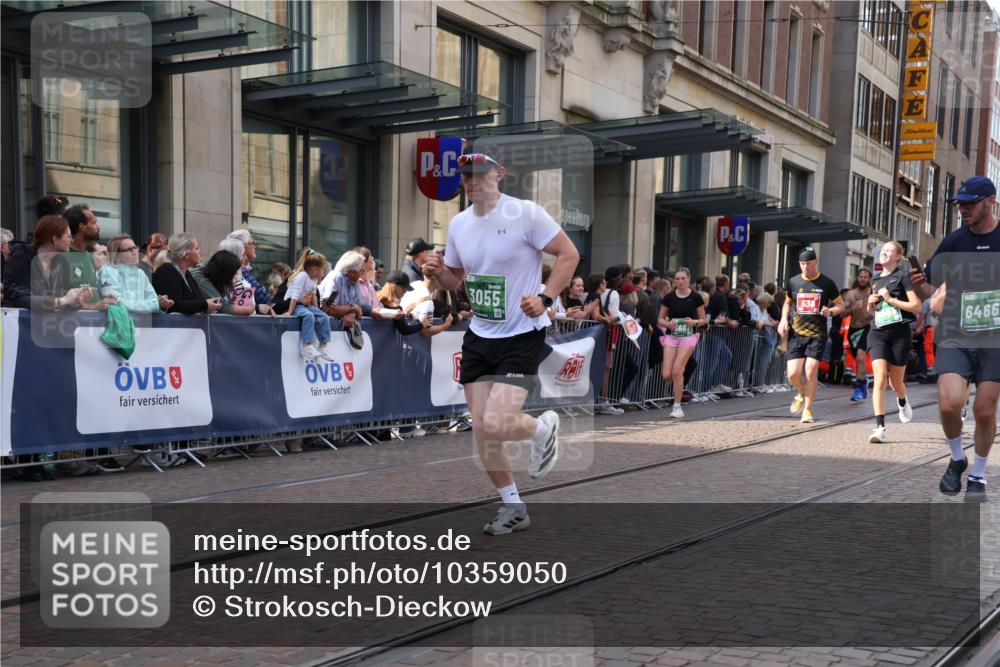 13.09.2026 - 21. swb-Marathon Bremen Strokosch-Dieckow http://msf.ph/oto/10359050 13.09.2026 13:35:15 Ziel 156, 532, 607, 1150, 2041, 2090, 2318, 2356, 2866, 3055, 3087, 3226, 3621, 3704, 3780, 4062, 4326, 5308, 5467, 5468, 5586, 5661, 6315, 6418, 6465, 6466, 6644, 6649, 6837, 7285, 7305, 7377, 7597, 7675, 7700, 8401, 8530, 8773, 8816, 8915, 9784, 9845, 9862, 9887, 9892, 13213, 489, 536, 2003, 2366, 2413, 2430, 2492, 2625, 3063, 3217, 3311, 3768, 3916, 4487, 4635, 4985, 5016, 5125, 5647, 6320, 6391, 6403, 6627, 6655, 6750, 6756, 7123, 7405, 7657, 7750, 8515, 9017 meine-sportfotos.de
