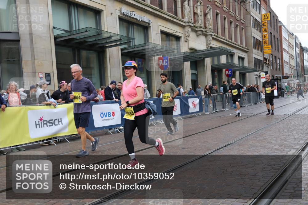 13.09.2026 - 21. swb-Marathon Bremen Strokosch-Dieckow http://msf.ph/oto/10359052 13.09.2026 11:19:08 Ziel 10004, 10629, 10933, 11050, 11760, 12224, 12462, 10005, 10202, 10344, 10524, 11629, 11794, 12090 meine-sportfotos.de