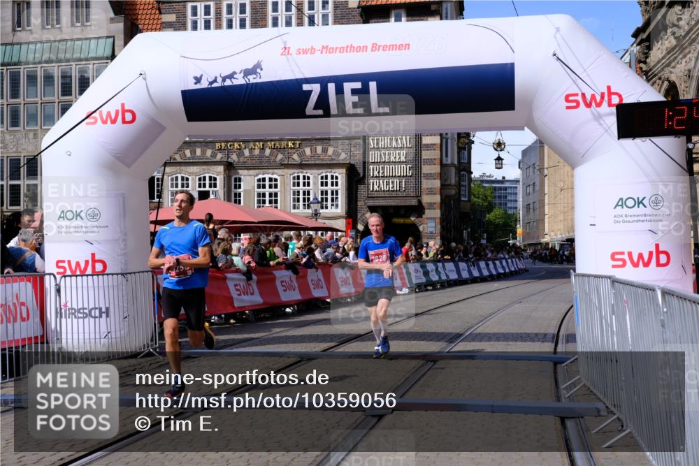 13.09.2026 - 21. swb-Marathon Bremen Tim E. http://msf.ph/oto/10359056 13.09.2026 12:54:58 Ziel 1020 meine-sportfotos.de