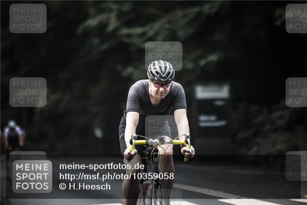 13.09.2026 - Stadtparktriathlon H.Heesch http://msf.ph/oto/10359058 13.09.2026 11:13:02 Radfahren 561, 636, 644 meine-sportfotos.de
