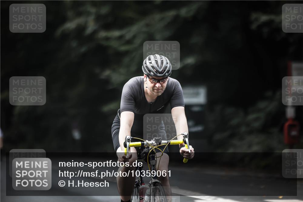 13.09.2026 - Stadtparktriathlon H.Heesch http://msf.ph/oto/10359061 13.09.2026 11:13:02 Radfahren 561, 636, 644 meine-sportfotos.de