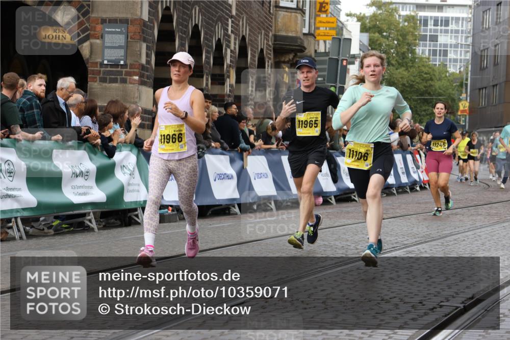 13.09.2026 - 21. swb-Marathon Bremen Strokosch-Dieckow http://msf.ph/oto/10359071 13.09.2026 10:57:42 Ziel 10166, 10177, 10226, 10300, 10394, 10517, 10518, 10578, 10687, 10969, 11106, 11365, 11480, 11498, 11609, 11667, 11734, 11966, 12037, 12111, 12263, 12372, 12382, 12383, 12400, 12411, 10078, 10460, 10559, 10565, 10707, 10728, 11136, 11153, 11332, 11532, 11568, 11824, 11856, 12228, 12231, 12427, 12551, 12555 meine-sportfotos.de