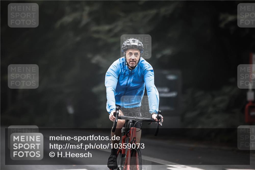 13.09.2026 - Stadtparktriathlon H.Heesch http://msf.ph/oto/10359073 13.09.2026 09:56:07 Radfahren 246, 340, 345 meine-sportfotos.de
