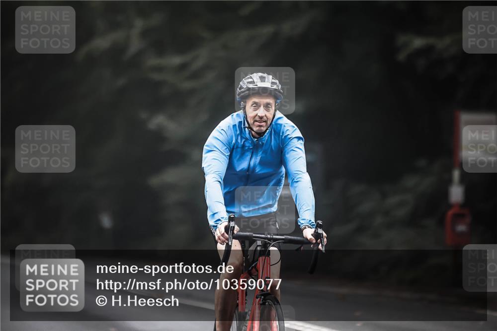 13.09.2026 - Stadtparktriathlon H.Heesch http://msf.ph/oto/10359077 13.09.2026 09:56:07 Radfahren 246, 340, 345 meine-sportfotos.de