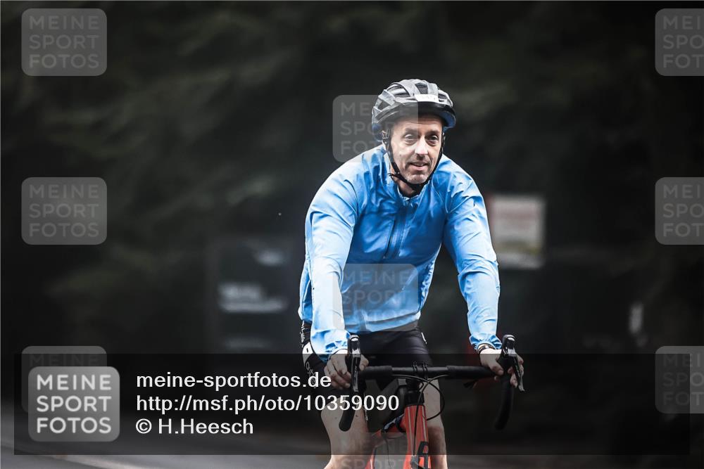 13.09.2026 - Stadtparktriathlon H.Heesch http://msf.ph/oto/10359090 13.09.2026 09:56:07 Radfahren 246, 340, 345 meine-sportfotos.de