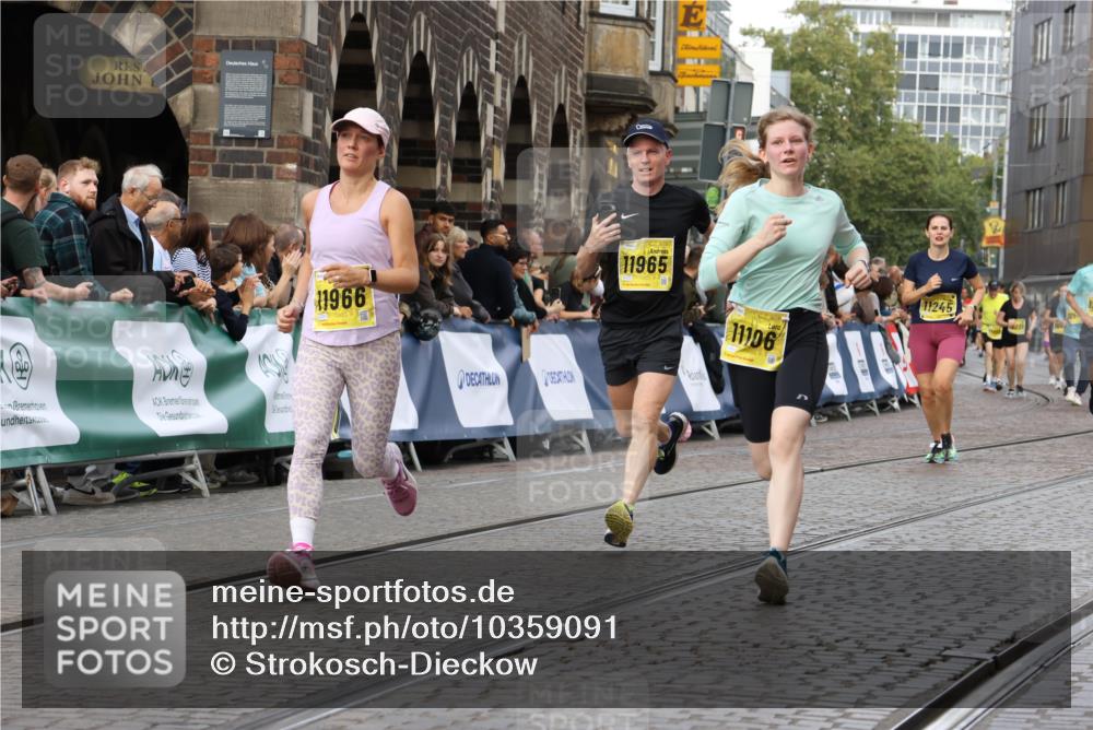13.09.2026 - 21. swb-Marathon Bremen Strokosch-Dieckow http://msf.ph/oto/10359091 13.09.2026 10:57:42 Ziel 10166, 10177, 10226, 10300, 10394, 10517, 10518, 10578, 10687, 10969, 11106, 11365, 11480, 11498, 11609, 11667, 11734, 11966, 12037, 12111, 12263, 12372, 12382, 12383, 12400, 12411, 10078, 10460, 10559, 10565, 10707, 10728, 11136, 11153, 11332, 11532, 11568, 11824, 11856, 12228, 12231, 12427, 12551, 12555 meine-sportfotos.de