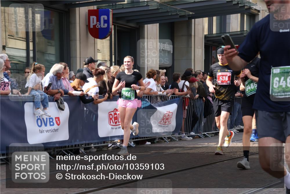 13.09.2026 - 21. swb-Marathon Bremen Strokosch-Dieckow http://msf.ph/oto/10359103 13.09.2026 13:35:17 Ziel 156, 532, 607, 1150, 2041, 2090, 2318, 2356, 3055, 3087, 3226, 3621, 3704, 3780, 4326, 5308, 5467, 5468, 5584, 5586, 5661, 6315, 6418, 6465, 6466, 6644, 6649, 6837, 7235, 7285, 7377, 7597, 7675, 7700, 8401, 8530, 8773, 8816, 8915, 9784, 9845, 9862, 9887, 9892, 13121, 13213, 536, 1150, 2003, 2366, 2430, 2492, 2625, 2866, 3063, 3311, 3916, 4062, 4487, 4635, 4985, 5016, 5125, 5647, 6320, 6391, 6403, 6655, 6750, 6837, 7123, 7405, 7657, 7750, 8515, 9017 meine-sportfotos.de