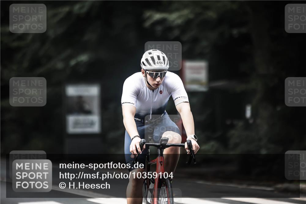 13.09.2026 - Stadtparktriathlon H.Heesch http://msf.ph/oto/10359104 13.09.2026 11:13:06 Radfahren 556, 560, 561, 633, 644 meine-sportfotos.de