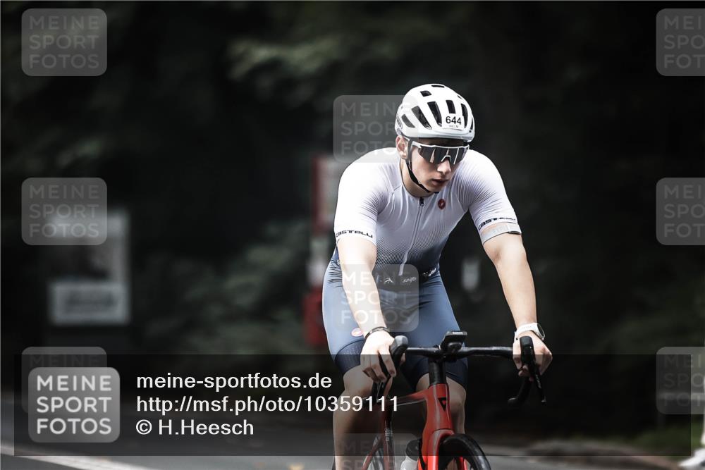 13.09.2026 - Stadtparktriathlon H.Heesch http://msf.ph/oto/10359111 13.09.2026 11:13:06 Radfahren 556, 560, 561, 633, 644 meine-sportfotos.de