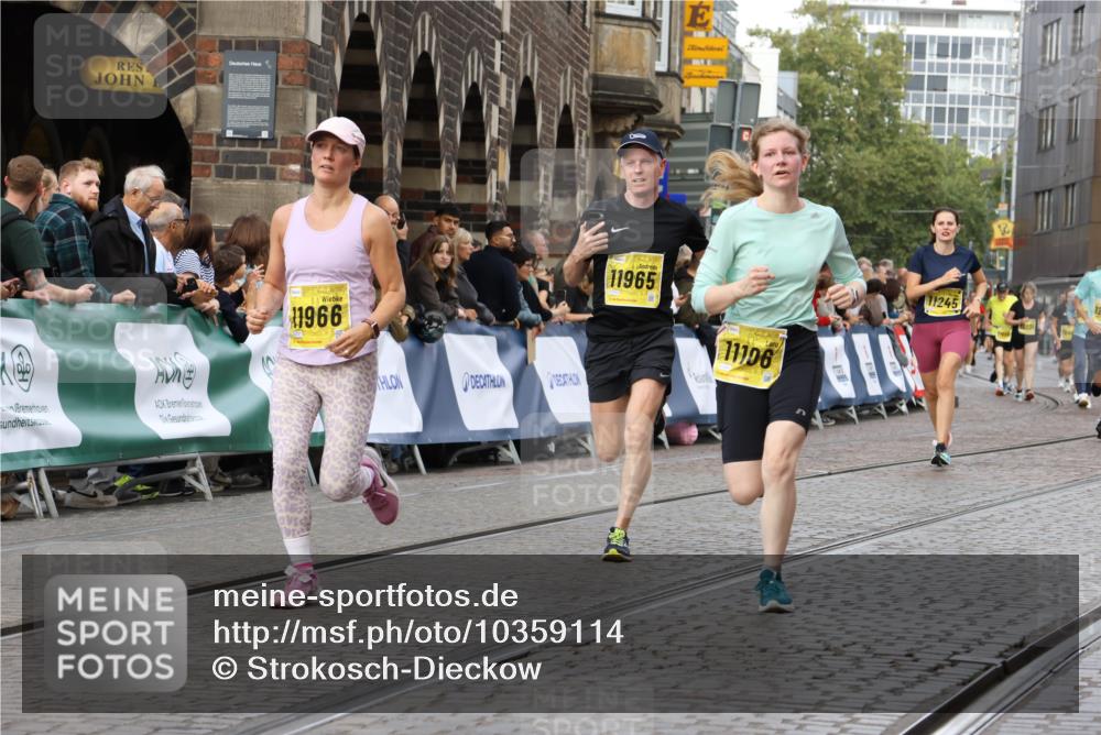 13.09.2026 - 21. swb-Marathon Bremen Strokosch-Dieckow http://msf.ph/oto/10359114 13.09.2026 10:57:42 Ziel 10166, 10177, 10226, 10300, 10394, 10517, 10518, 10578, 10687, 10969, 11106, 11365, 11480, 11498, 11609, 11667, 11734, 11966, 12037, 12111, 12263, 12372, 12382, 12383, 12400, 12411, 10078, 10460, 10559, 10565, 10707, 10728, 11136, 11153, 11332, 11532, 11568, 11824, 11856, 12228, 12231, 12427, 12551, 12555 meine-sportfotos.de