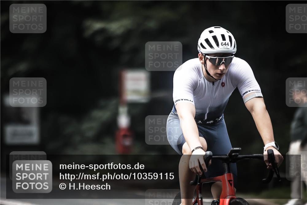 13.09.2026 - Stadtparktriathlon H.Heesch http://msf.ph/oto/10359115 13.09.2026 11:13:06 Radfahren 556, 560, 561, 633, 644 meine-sportfotos.de