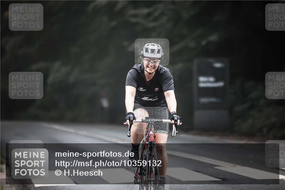 13.09.2026 - Stadtparktriathlon H.Heesch http://msf.ph/oto/10359132 13.09.2026 09:56:22 Radfahren 305 meine-sportfotos.de