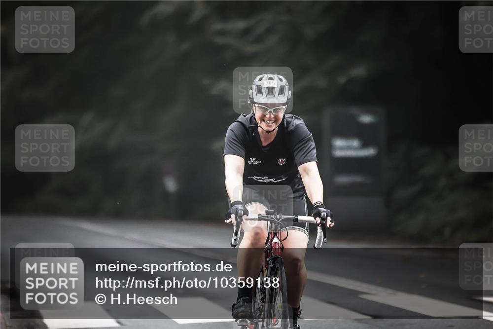 13.09.2026 - Stadtparktriathlon H.Heesch http://msf.ph/oto/10359138 13.09.2026 09:56:22 Radfahren 305 meine-sportfotos.de