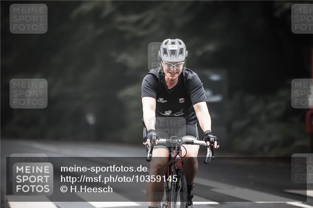 13.09.2026 - Stadtparktriathlon H.Heesch http://msf.ph/oto/10359145 13.09.2026 09:56:22 Radfahren 305 meine-sportfotos.de