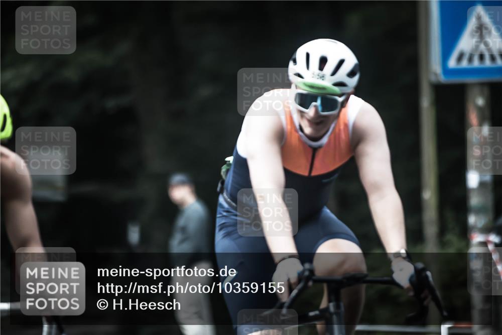 13.09.2026 - Stadtparktriathlon H.Heesch http://msf.ph/oto/10359155 13.09.2026 11:13:10 Radfahren 556, 560, 630, 633, 644 meine-sportfotos.de