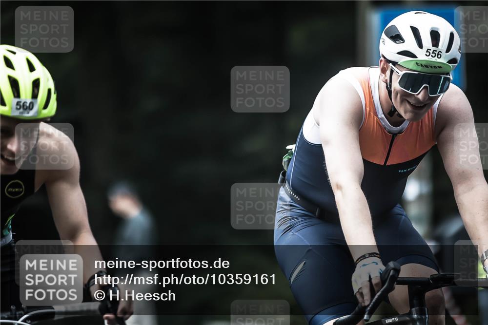 13.09.2026 - Stadtparktriathlon H.Heesch http://msf.ph/oto/10359161 13.09.2026 11:13:11 Radfahren 556, 560, 630, 633, 644 meine-sportfotos.de