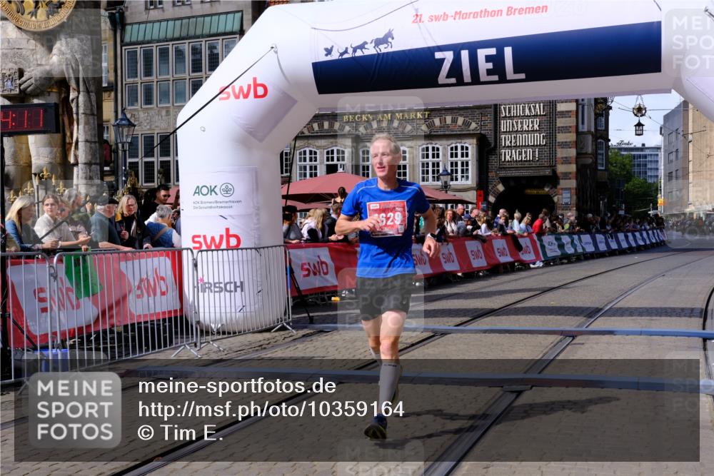 13.09.2026 - 21. swb-Marathon Bremen Tim E. http://msf.ph/oto/10359164 13.09.2026 12:55:00 Ziel 1020 meine-sportfotos.de
