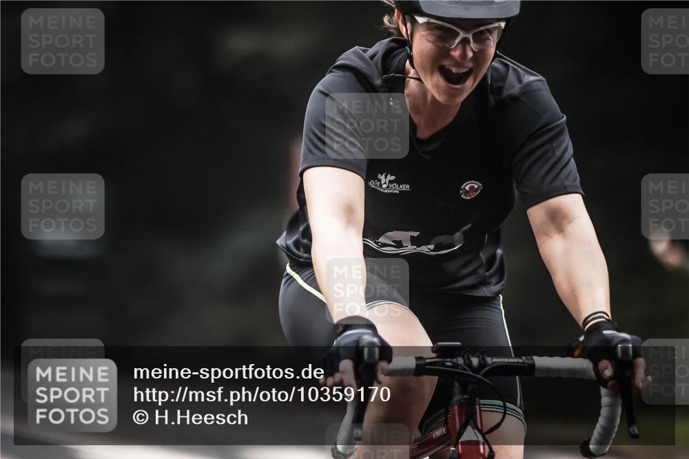 13.09.2026 - Stadtparktriathlon H.Heesch http://msf.ph/oto/10359170 13.09.2026 09:56:23 Radfahren 305 meine-sportfotos.de