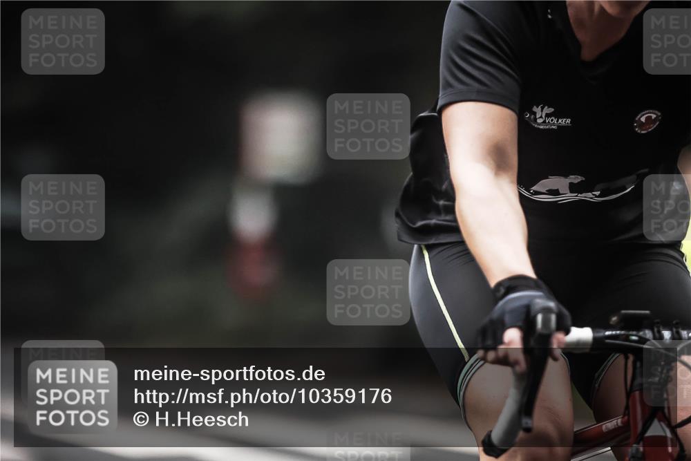 13.09.2026 - Stadtparktriathlon H.Heesch http://msf.ph/oto/10359176 13.09.2026 09:56:23 Radfahren 305 meine-sportfotos.de