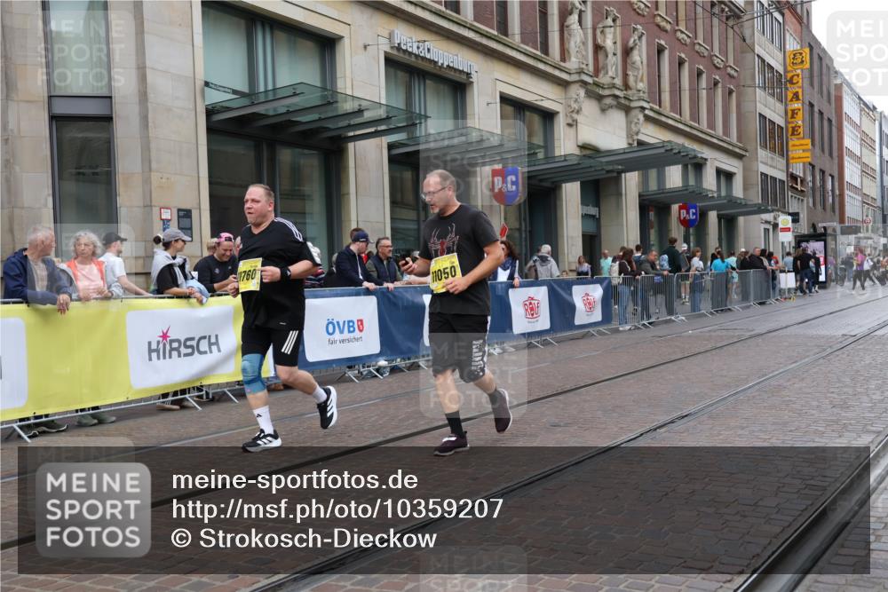 13.09.2026 - 21. swb-Marathon Bremen Strokosch-Dieckow http://msf.ph/oto/10359207 13.09.2026 11:19:12 Ziel 10004, 10629, 10933, 11050, 11457, 11760, 12224, 10202, 10524, 11629, 11794, 12090, 12462 meine-sportfotos.de