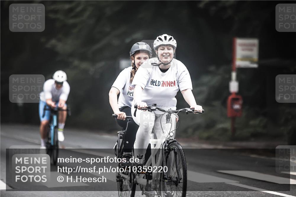 13.09.2026 - Stadtparktriathlon H.Heesch http://msf.ph/oto/10359220 13.09.2026 09:56:43 Radfahren 212, 248 meine-sportfotos.de