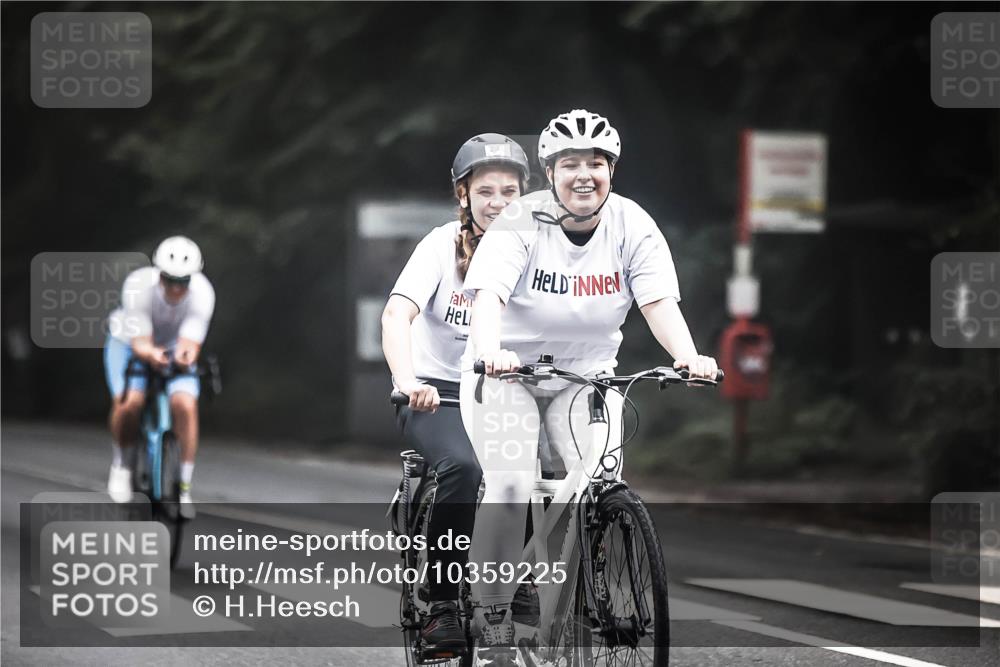 13.09.2026 - Stadtparktriathlon H.Heesch http://msf.ph/oto/10359225 13.09.2026 09:56:43 Radfahren 212, 248 meine-sportfotos.de