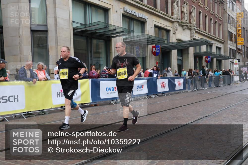 13.09.2026 - 21. swb-Marathon Bremen Strokosch-Dieckow http://msf.ph/oto/10359227 13.09.2026 11:19:13 Ziel 10004, 10629, 10933, 11050, 11457, 11760, 12224, 10202, 10524, 11629, 11794, 12090, 12462 meine-sportfotos.de