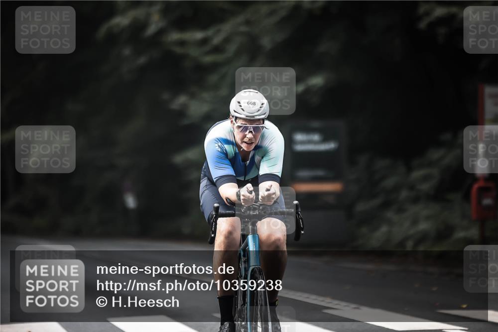 13.09.2026 - Stadtparktriathlon H.Heesch http://msf.ph/oto/10359238 13.09.2026 11:13:23 Radfahren 602, 635, 668 meine-sportfotos.de