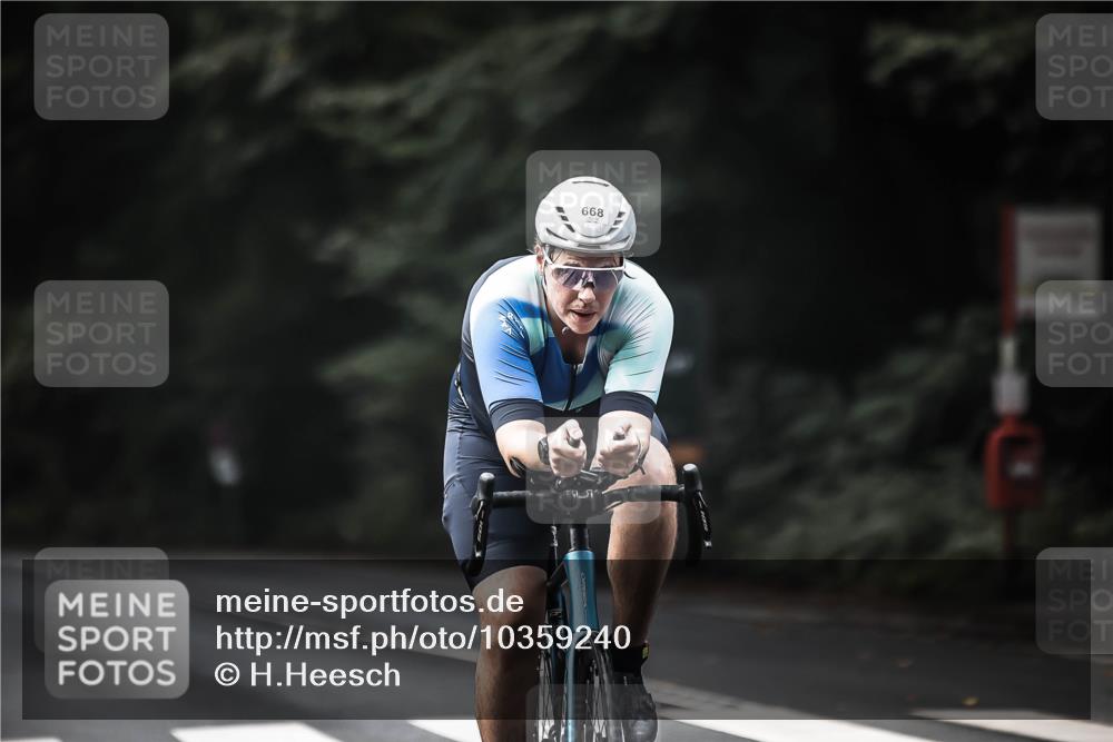 13.09.2026 - Stadtparktriathlon H.Heesch http://msf.ph/oto/10359240 13.09.2026 11:13:23 Radfahren 602, 635, 668 meine-sportfotos.de