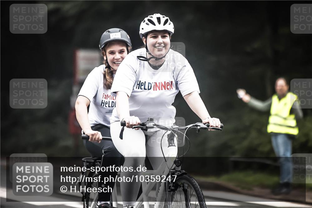 13.09.2026 - Stadtparktriathlon H.Heesch http://msf.ph/oto/10359247 13.09.2026 09:56:43 Radfahren 212, 248 meine-sportfotos.de