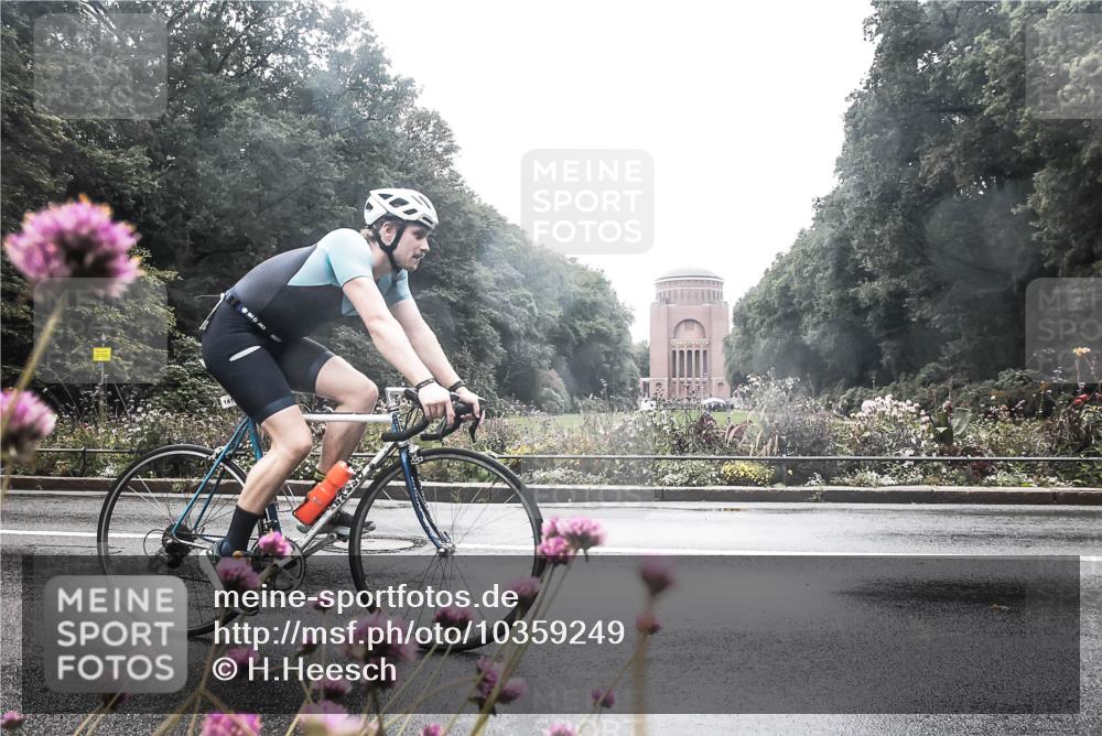 13.09.2026 - Stadtparktriathlon H.Heesch http://msf.ph/oto/10359249 13.09.2026 13:25:51 Radfahren 1417 meine-sportfotos.de