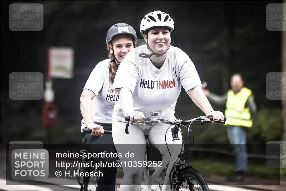 13.09.2026 - Stadtparktriathlon H.Heesch http://msf.ph/oto/10359252 13.09.2026 09:56:44 Radfahren 212, 248 meine-sportfotos.de